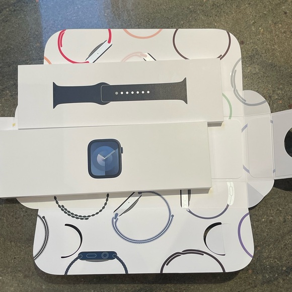 APPLE Watch Series 9 41mm Midnight AL SB M/L GPS Model # A2979  IN SEALED BOX - Picture 4 of 13